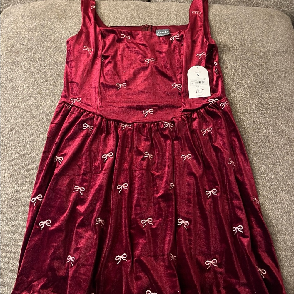 Elegant Red women’s arula Dress with Bow Accents